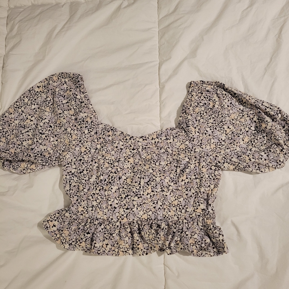 Floral shirt that ties in back